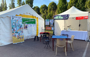 Installation du stand sur les Quais bas de Rouen au petit matin - 6 septembre 2025