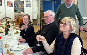 Le groupe de 1ère année invité par le groupe de 2ème année, avec leur animateurs préférés ...