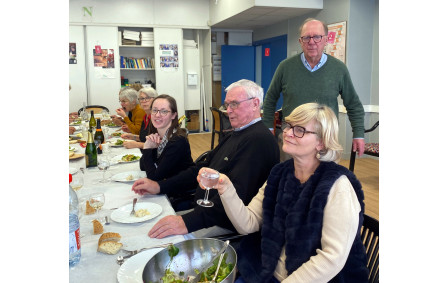 Le groupe de 1ère année invité par le groupe de 2ème année, avec leur animateurs préférés ...